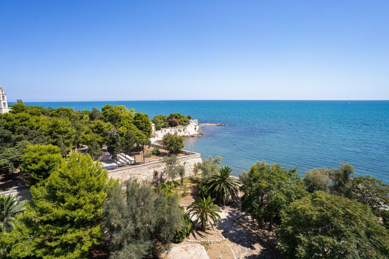 Santa Rosa Luxury Apartment 2 Bedrooms 4 People Private Parking Trani Exterior foto