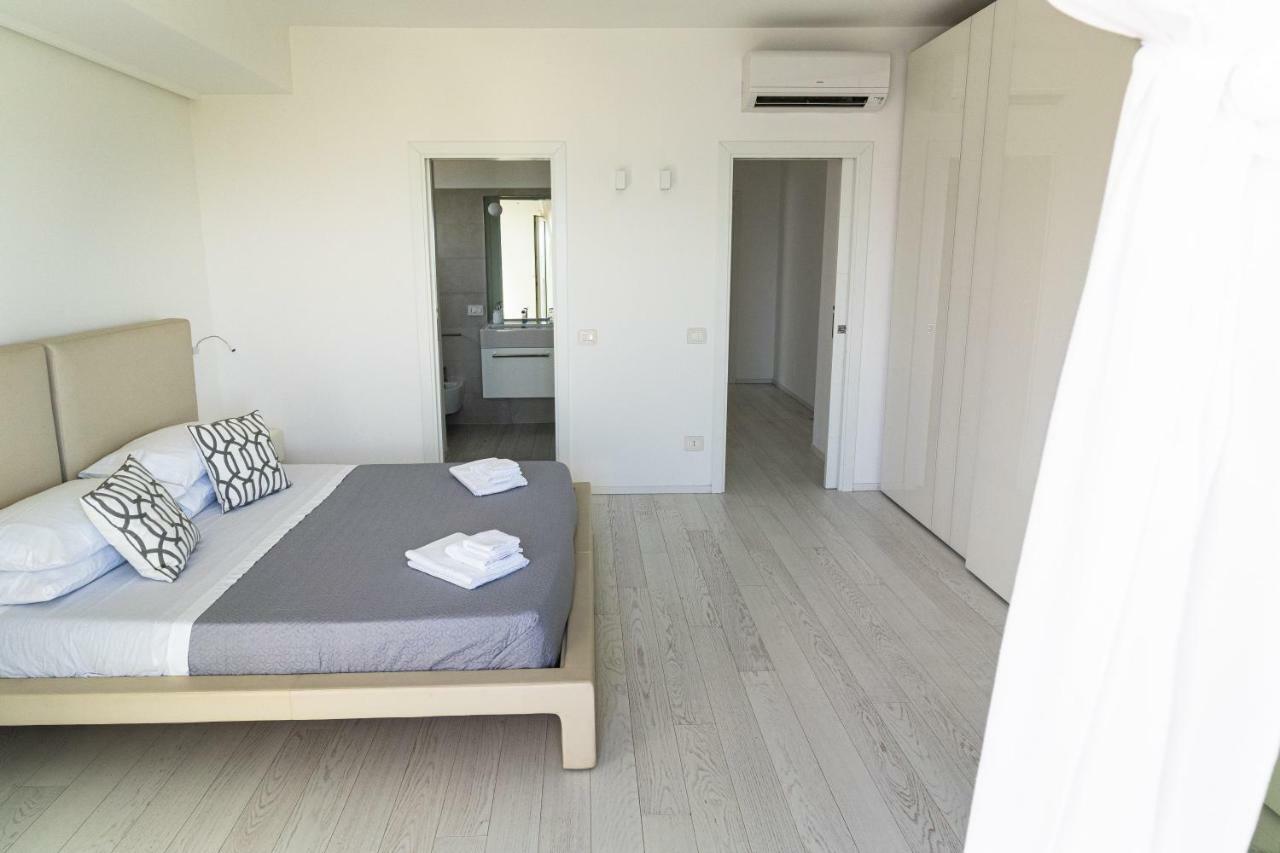 Santa Rosa Luxury Apartment 2 Bedrooms 4 People Private Parking Trani Exterior foto