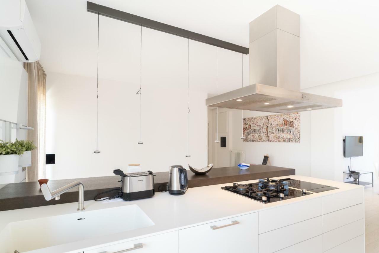 Santa Rosa Luxury Apartment 2 Bedrooms 4 People Private Parking Trani Exterior foto